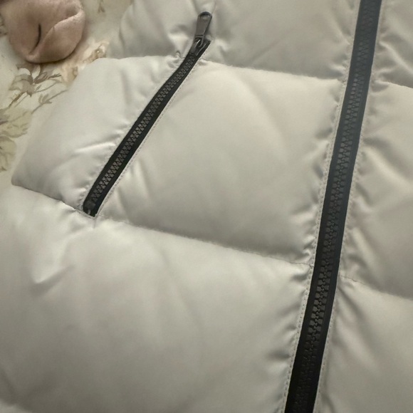 Very Gently Preowned Pajar Jaydee Puffer Coat - Picture 6 of 16